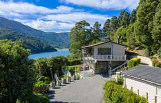 424 Port Underwood Road, Whatamango Bay