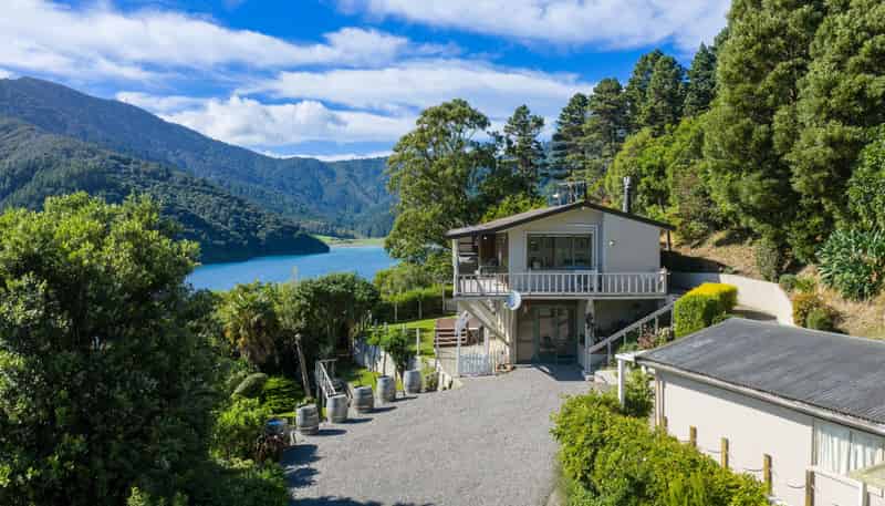 424 Port Underwood Road, Whatamango Bay