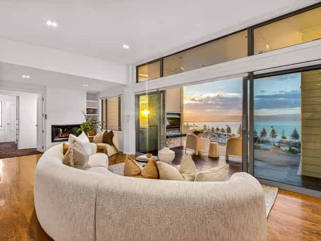 40 Roslyn Road, Bluff Hill