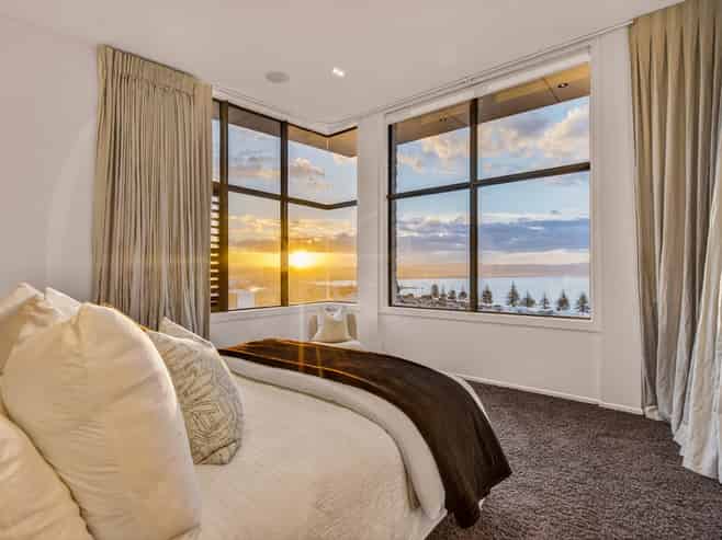 40 Roslyn Road, Bluff Hill