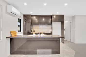 8A Frederick Place, Whalers Gate