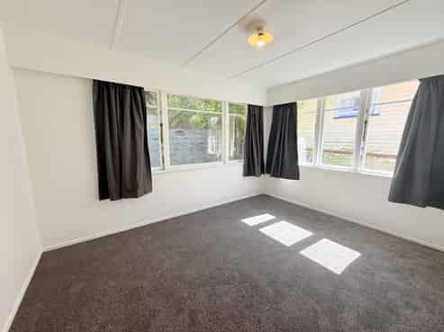 16 Sunny Grove, Wainuiomata