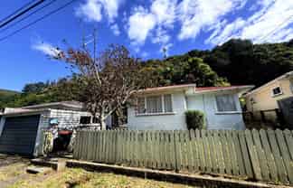 16 Sunny Grove, Wainuiomata