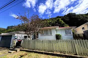16 Sunny Grove, Wainuiomata