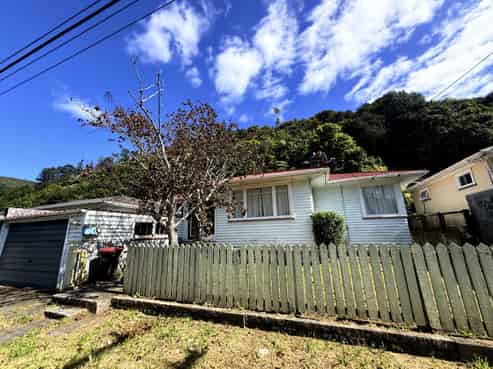 16 Sunny Grove, Wainuiomata