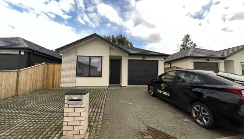 57  Rorotu Ave, Karaka