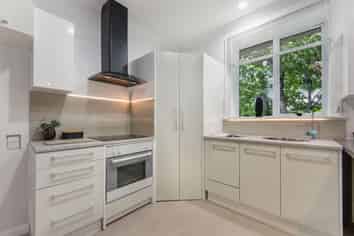 134 St Vincent Street, Toi Toi