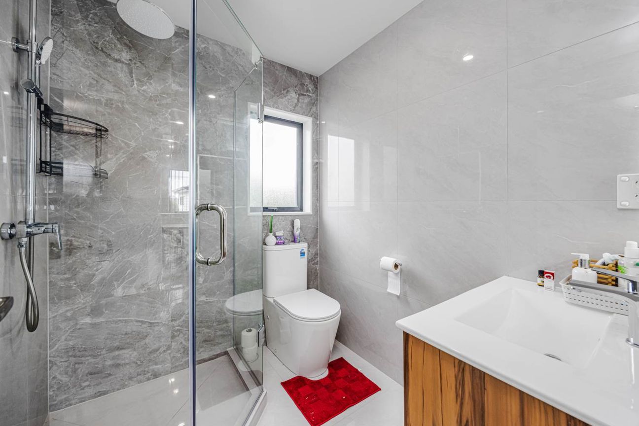 STANDALONE & Near-New-Modern Living at Its BEST - Aanzicht 6