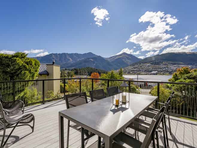 696 Peninsula Road, Kelvin Heights