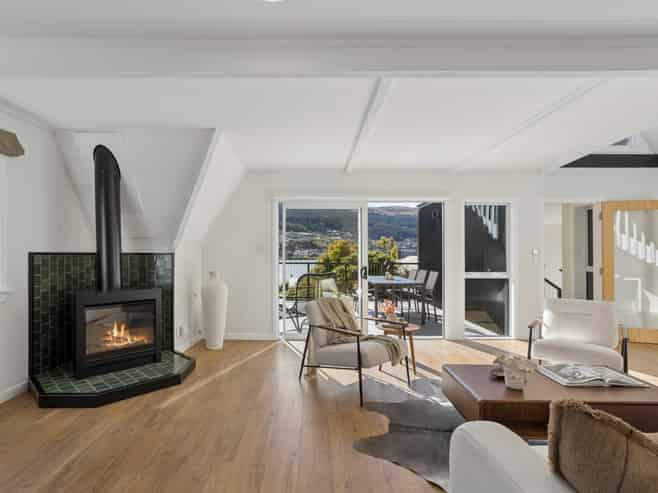 696 Peninsula Road, Kelvin Heights