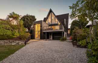 696 Peninsula Road, Kelvin Heights