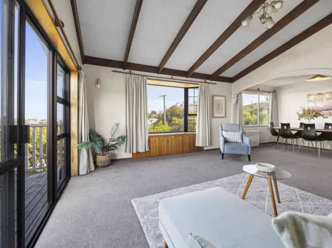 13 Seaview Road, Brighton