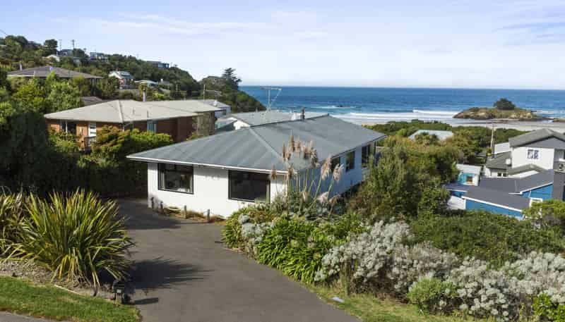 13 Seaview Road, Brighton