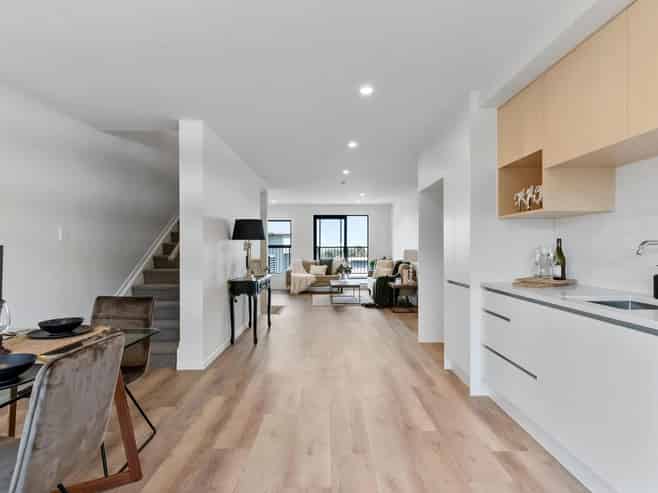 3/25 Warren Avenue, Three Kings