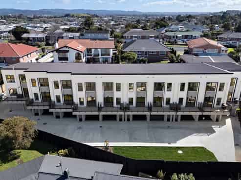 3/25 Warren Avenue, Three Kings