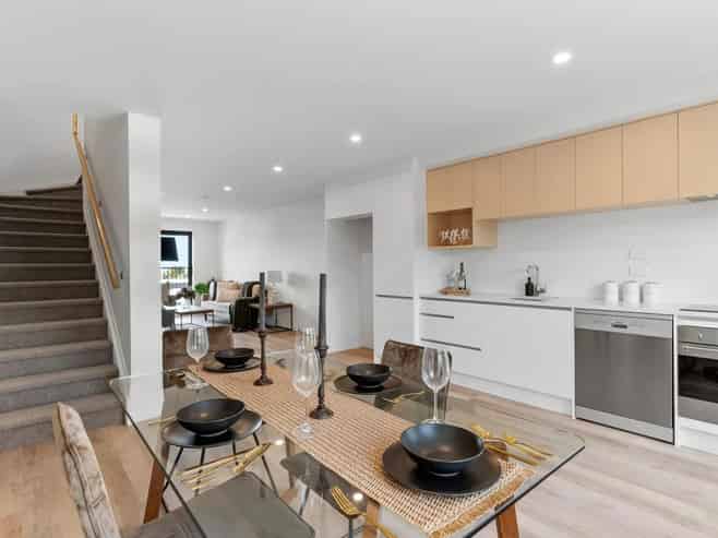 3/25 Warren Avenue, Three Kings