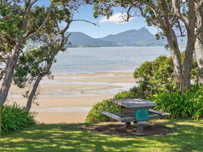 195 One Tree Point Road, One Tree Point