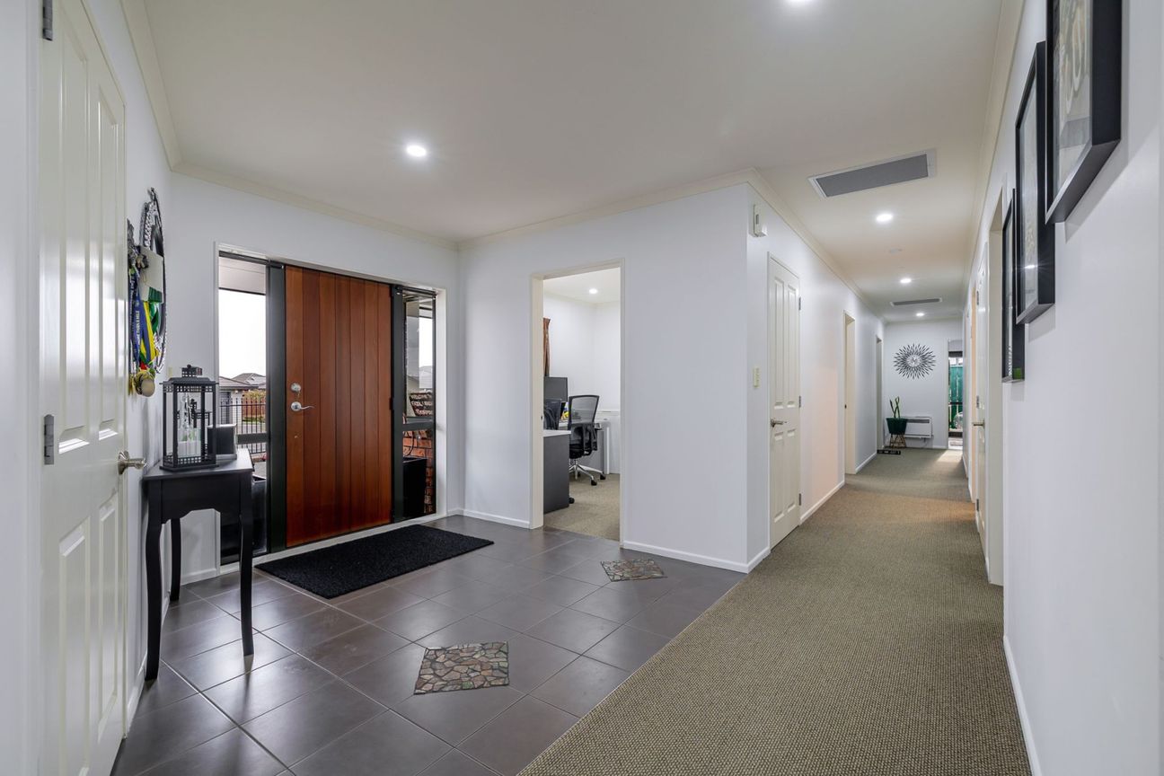 ELEVATED LIVING WITH ROOM FOR EVERYONE - Vista 3