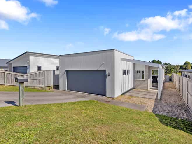 50A Puhirake Crescent, Pyes Pa