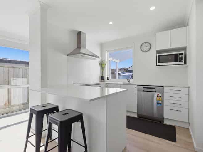 50A Puhirake Crescent, Pyes Pa