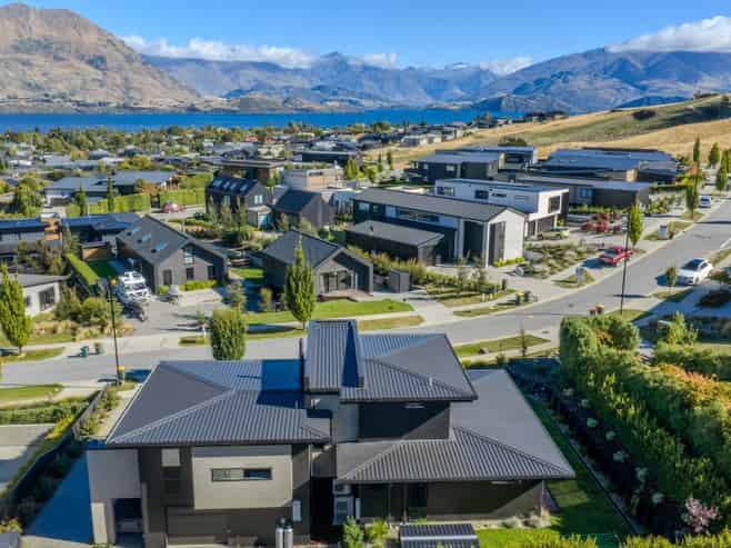 8 Mills Road, Wanaka