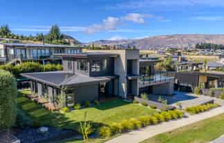 8 Mills Road, Wanaka