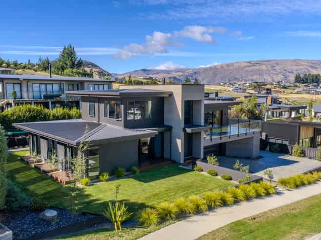 8 Mills Road, Wanaka
