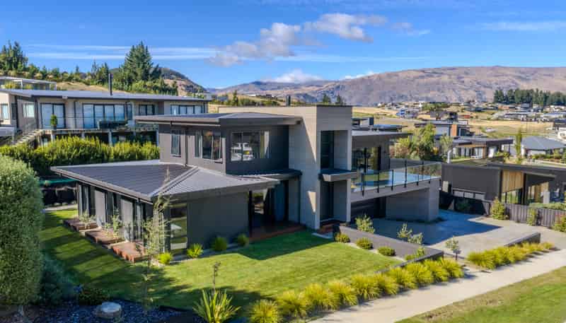 8 Mills Road, Wanaka