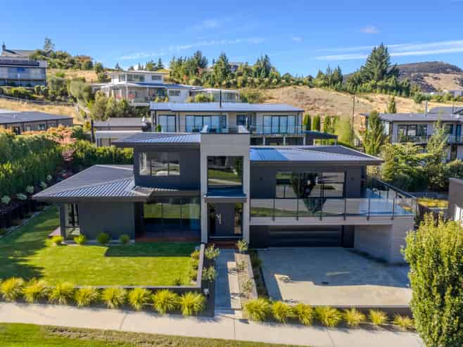 8 Mills Road, Wanaka