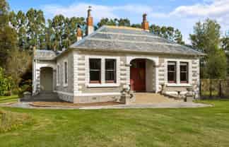 66 Riverbank Road, Inch Clutha