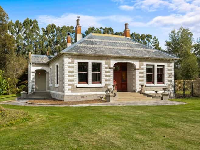 66 Riverbank Road, Inch Clutha