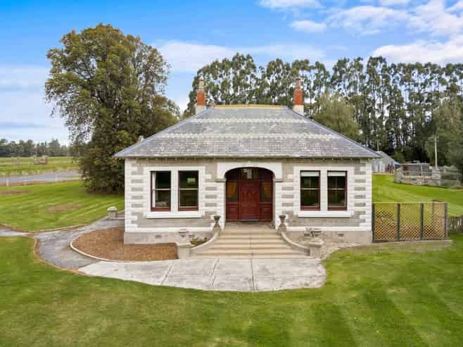 66 Riverbank Road, Inch Clutha