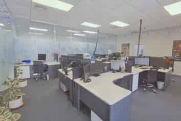 Versatile office with meeting rooms & breakout