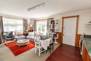 117 Severn Street (Bottom Unit), Island Bay