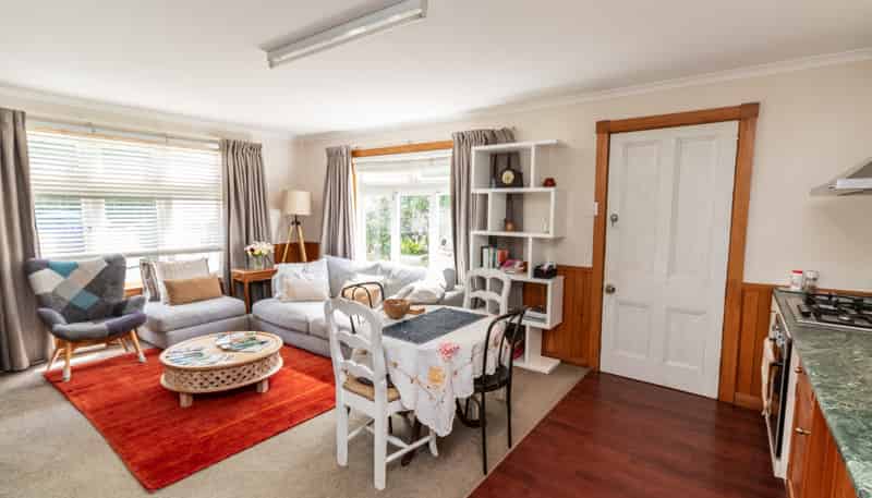 117 Severn Street (Bottom Unit), Island Bay