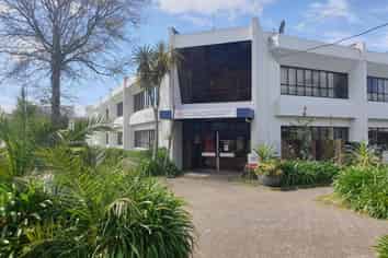 Flexible Dual-Level Office | For Lease