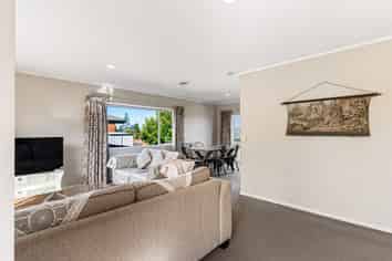 10 Rathmar Drive, Manurewa