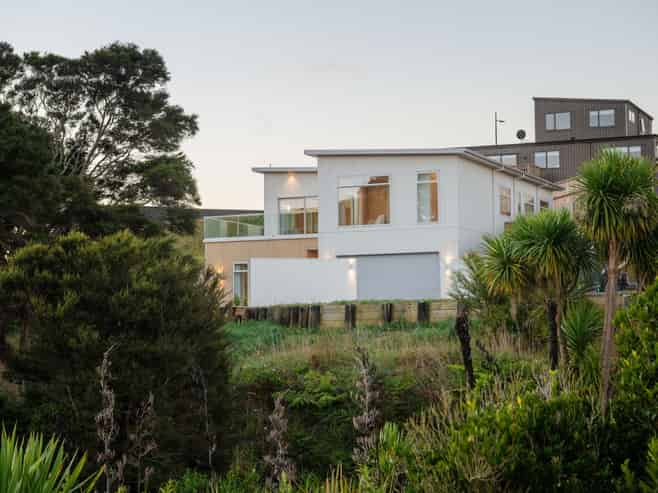 98 Omahina Street, Raglan