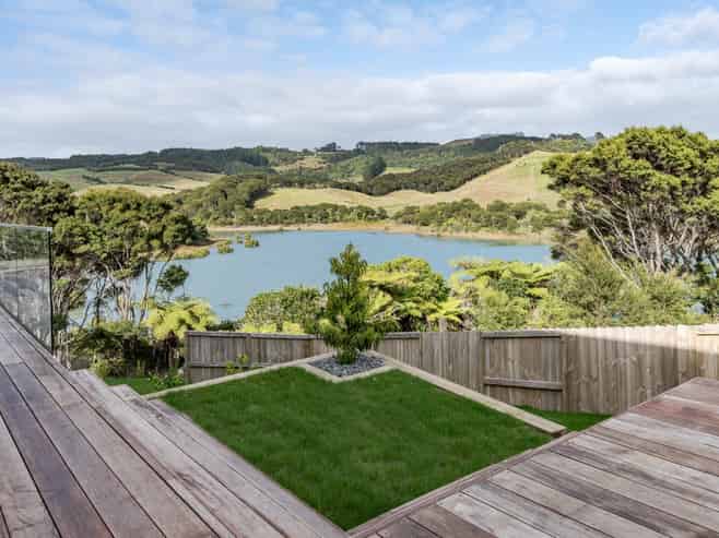 98 Omahina Street, Raglan