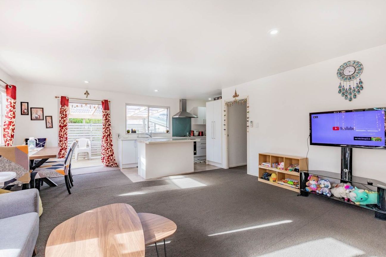 3 Bedroom Family home in Glen Eden! Break Lease - Ansicht 2