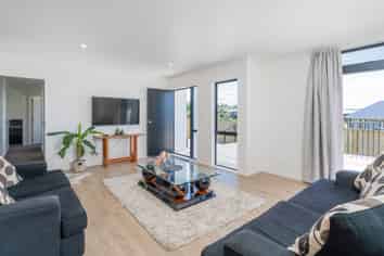 4 Fred Harsant Drive, Cooks Beach