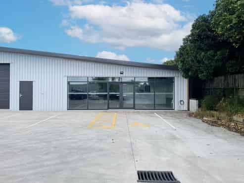 QUALITY SHOWROOM/WORKSPACE IN KERIKERI
