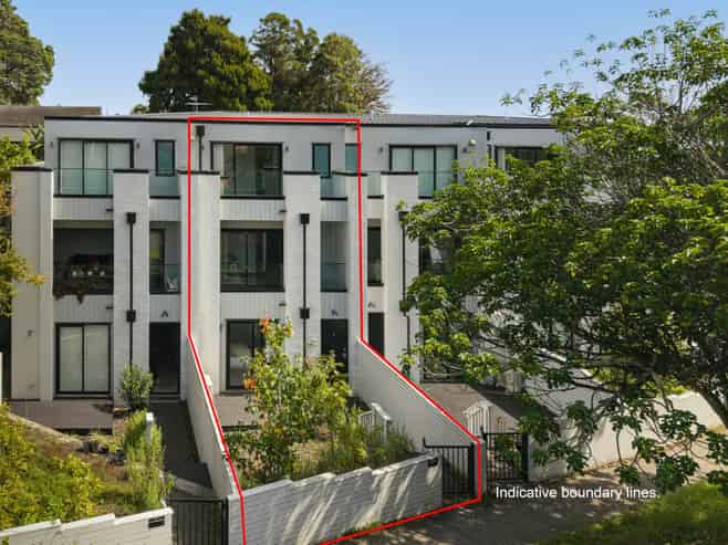 27D Claude Road, Epsom