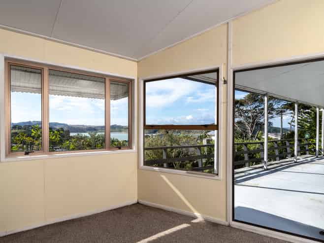 69 Government Road, Raglan