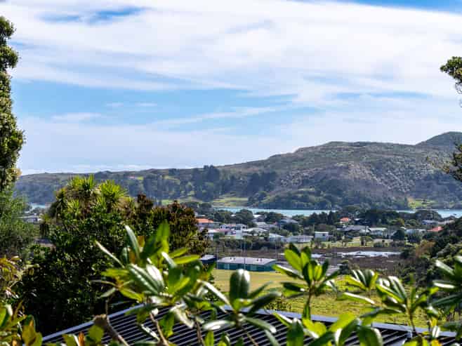 69 Government Road, Raglan