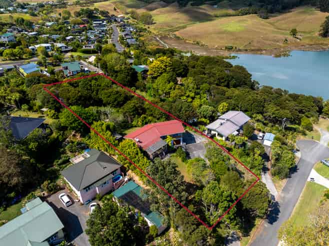 20 East Street, Raglan