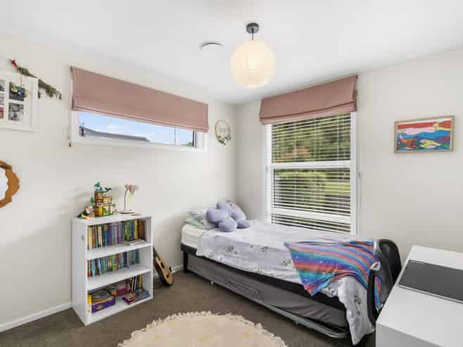 20 Pakanga Grove, Pyes Pa