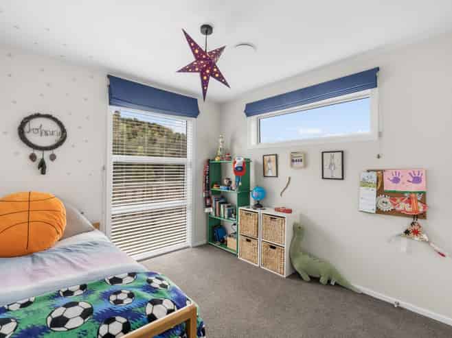 20 Pakanga Grove, Pyes Pa