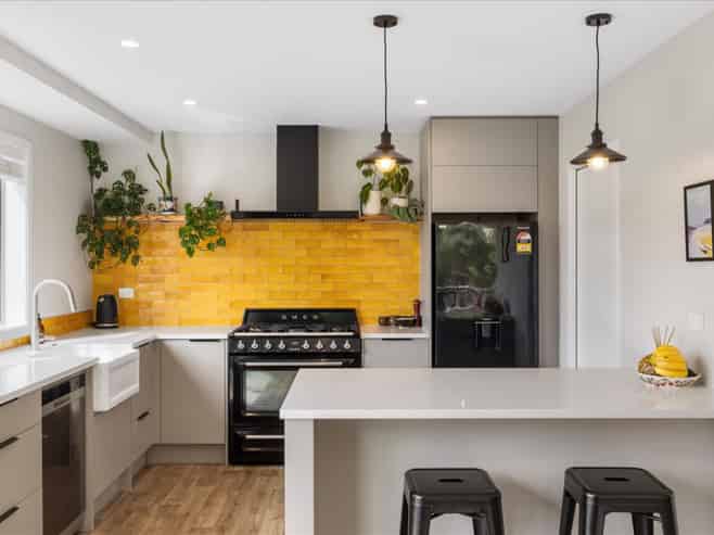 20 Pakanga Grove, Pyes Pa