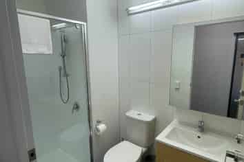 1008/ Putney Way, Manukau